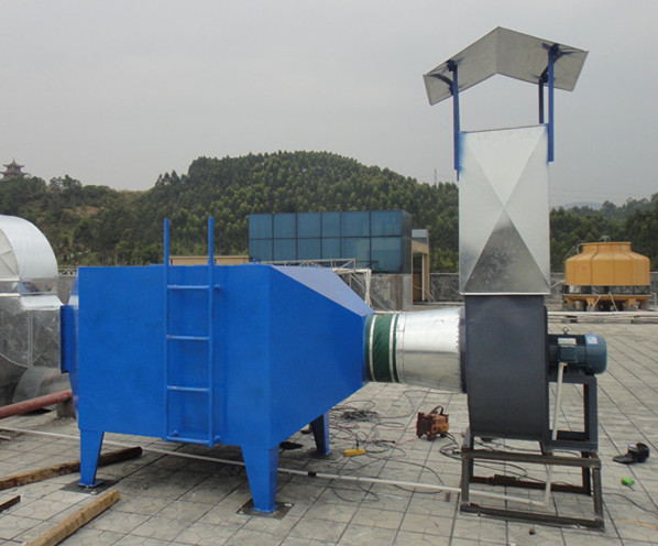 惠州環(huán)保公司廢氣處理設(shè)備之活性炭過濾箱廢氣吸附裝置